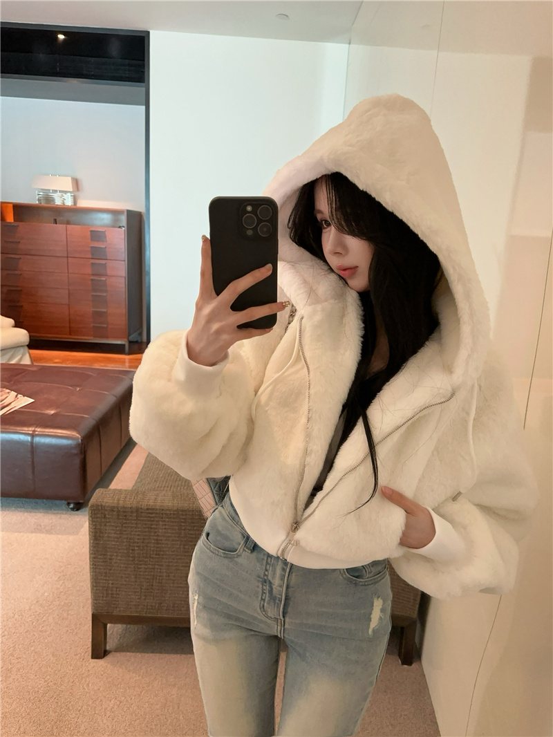 Women's Faux Mink Hooded Short Padded Jacket with Lantern Sleeves - Image 3