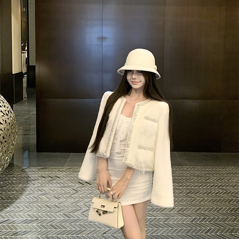 Women's Tweed-Style Short Coat with Feather Splicing Winter 2025 - Image 5