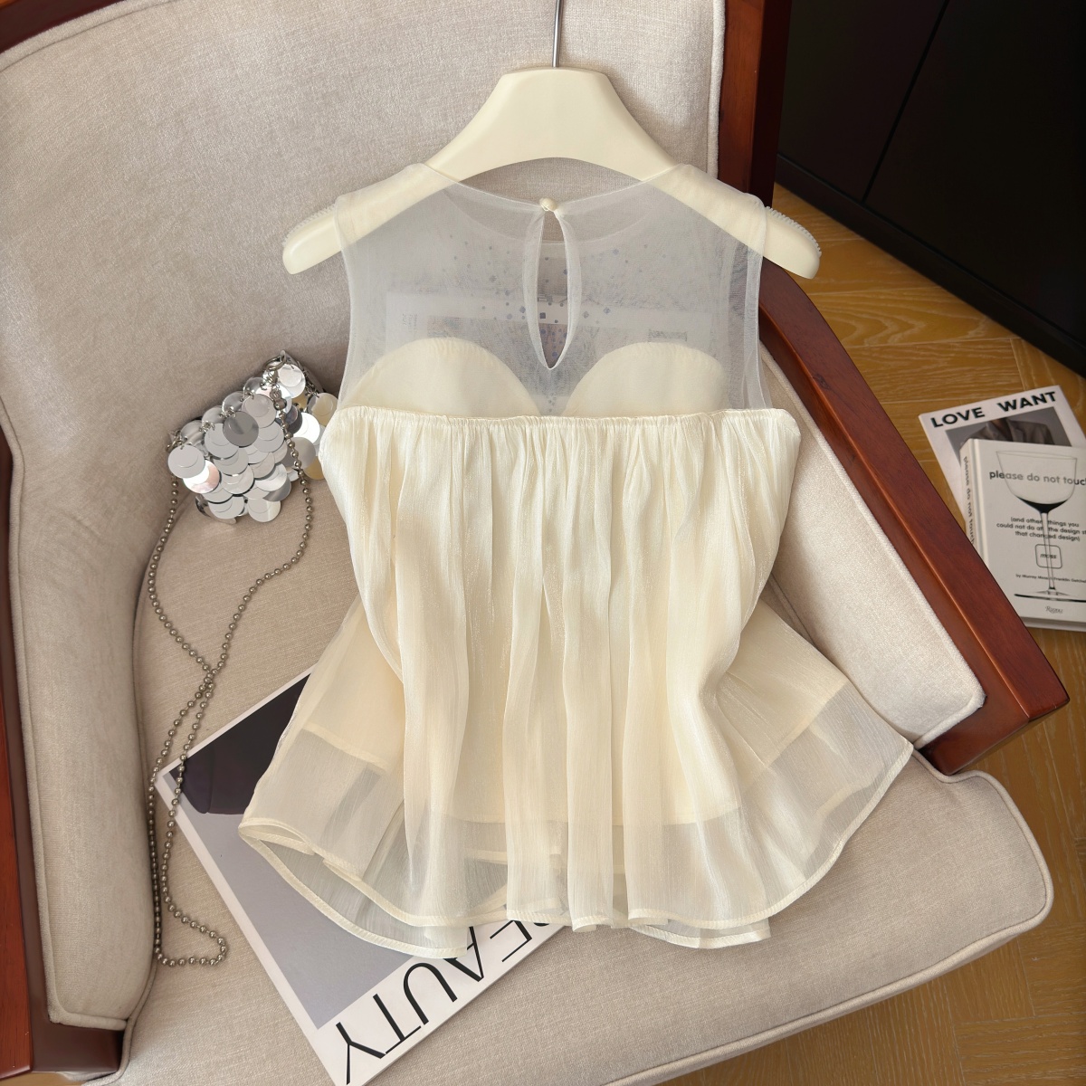 Women's Lace Sleeveless Shirt with Rhinestone Detail Summer 2026 - Image 5